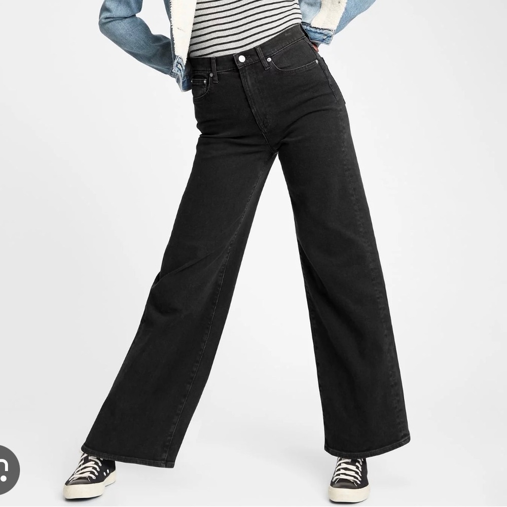 GAP Sky High Wide Leg Jeans Black Size 27 or 4 Tall